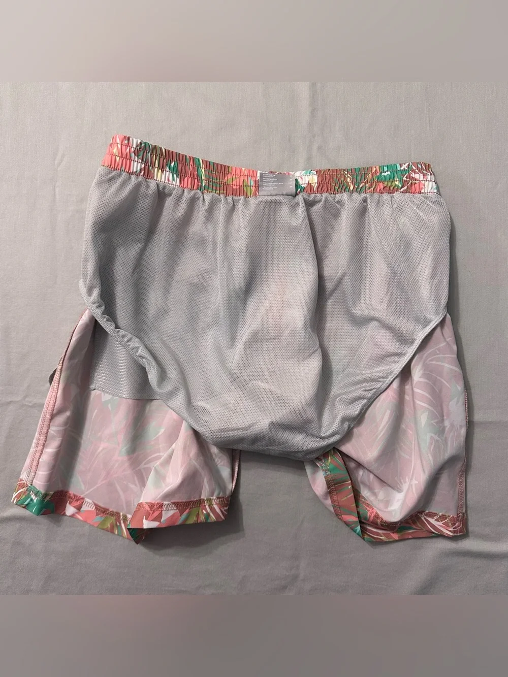 Columbia PFG Rambler Water Shorts Mens M Swim Trunks Pink Floral Tropical Lined